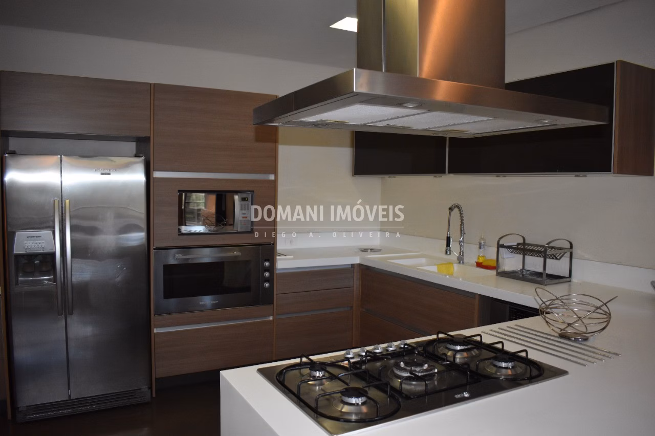 Casa de 1.295 m² em Campos do Jordão, SP