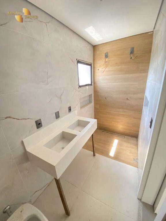 Casa de 300 m² em Cuiabá, MT