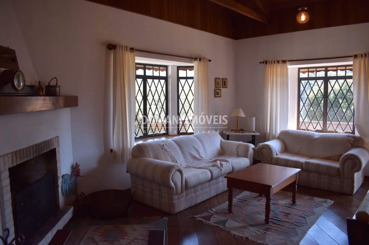 Casa de 1.250 m² em Campos do Jordão, SP