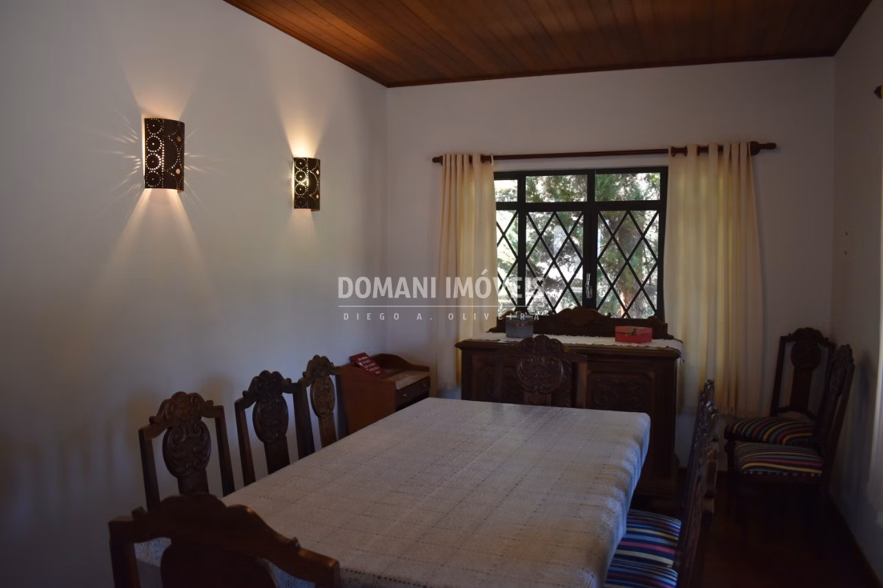 Casa de 1.250 m² em Campos do Jordão, SP