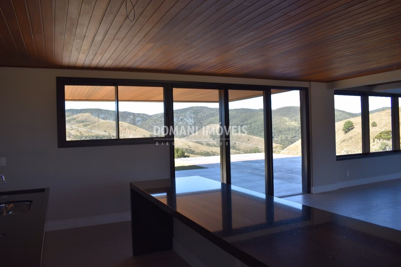Casa de 2.990 m² em Campos do Jordão, SP