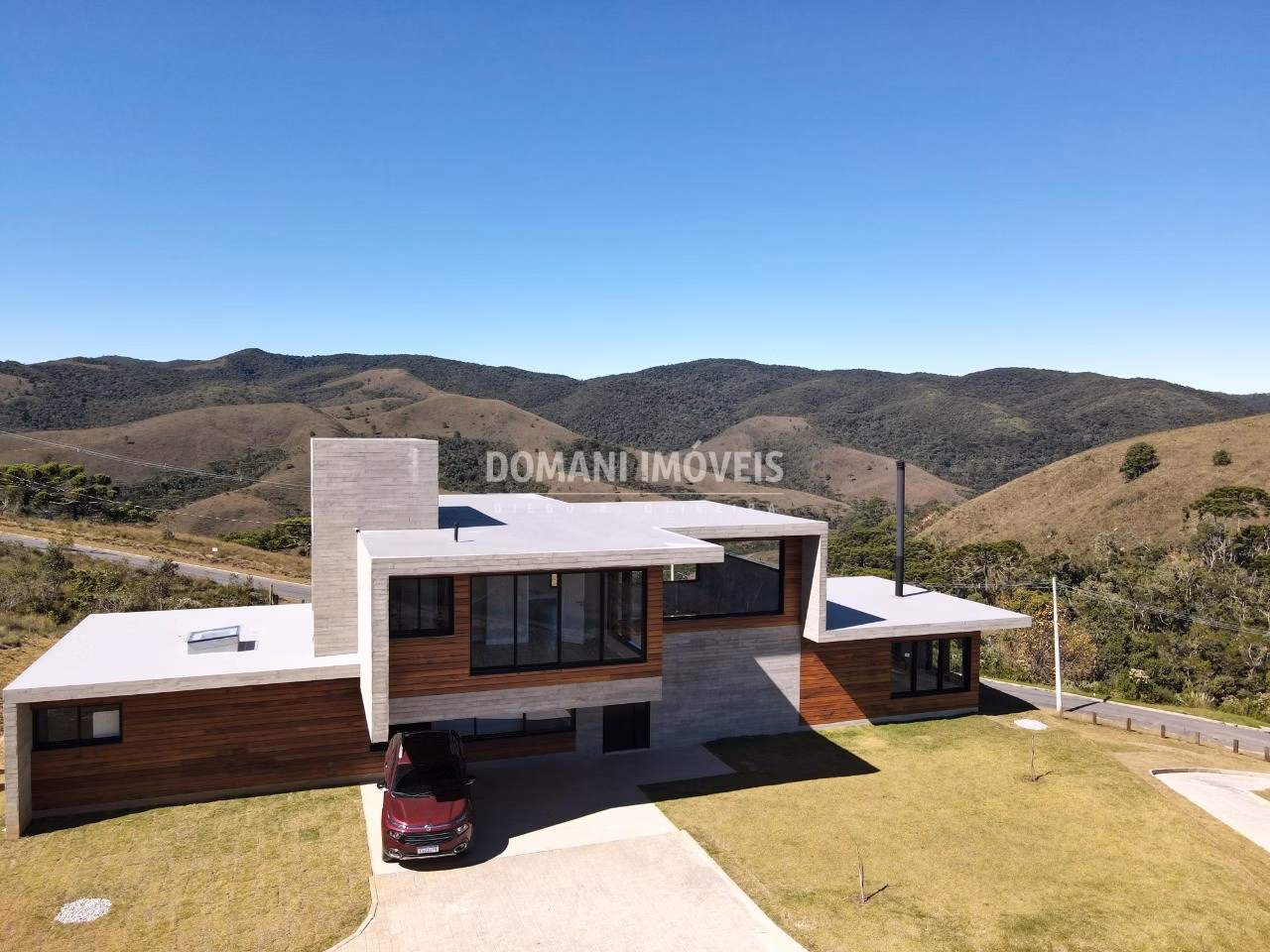 Casa de 2.990 m² em Campos do Jordão, SP