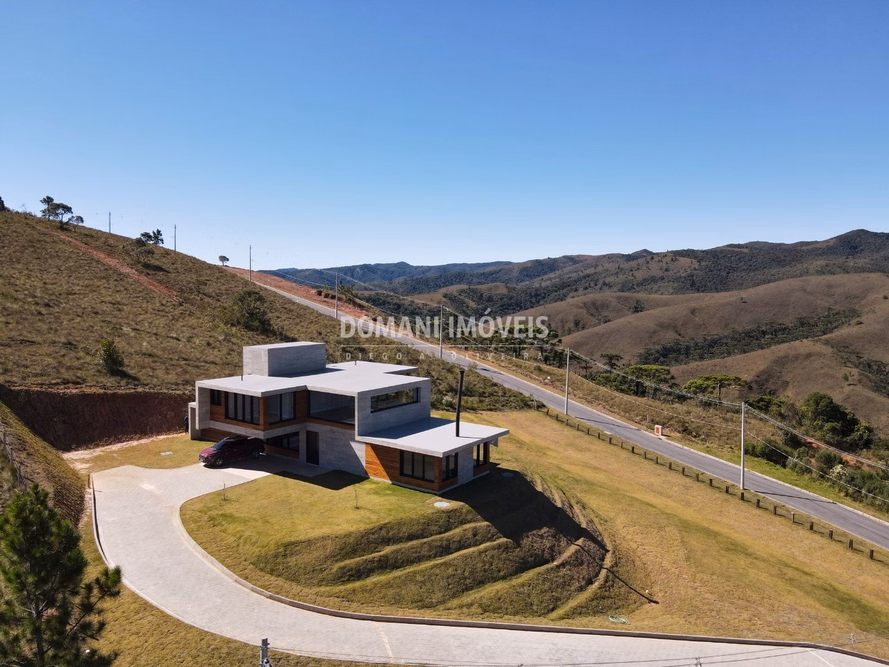 Casa de 2.990 m² em Campos do Jordão, SP