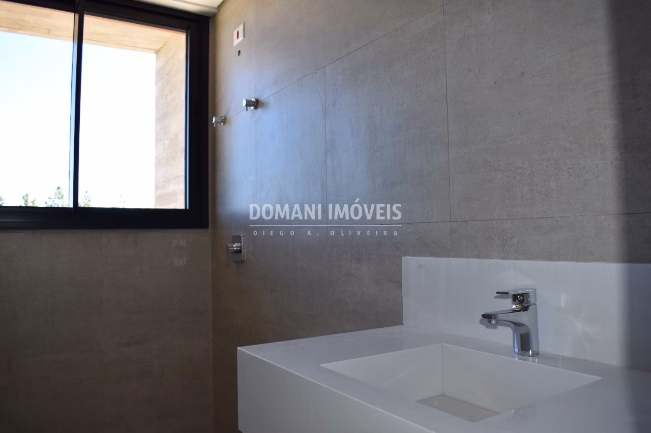 Casa de 2.990 m² em Campos do Jordão, SP