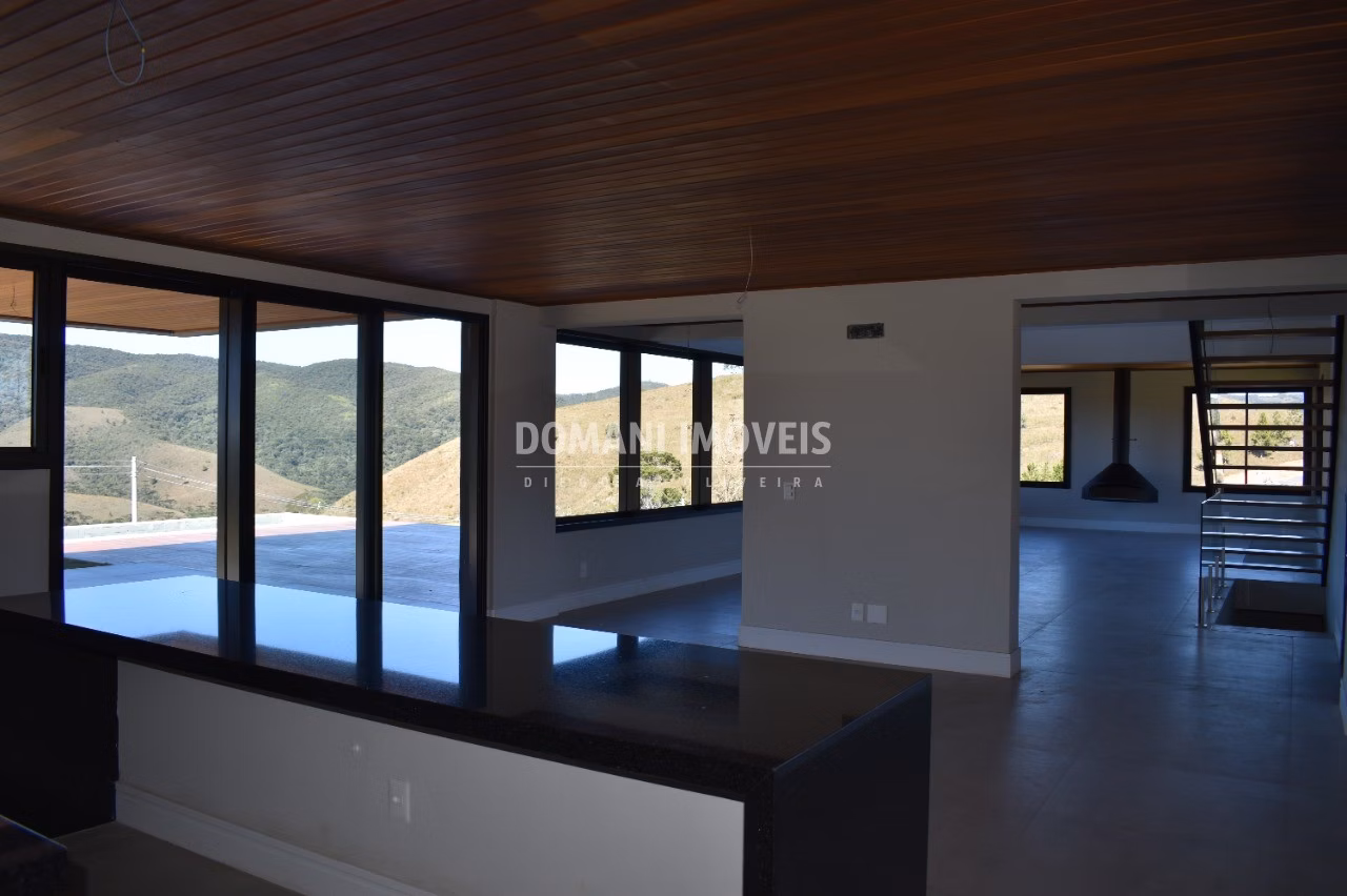 Casa de 2.990 m² em Campos do Jordão, SP