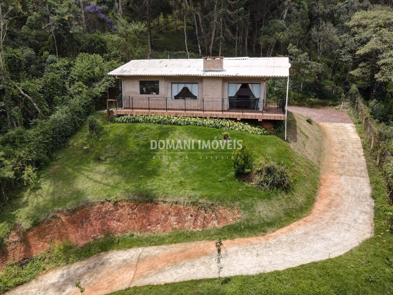Casa de 1.110 m² em Campos do Jordão, SP