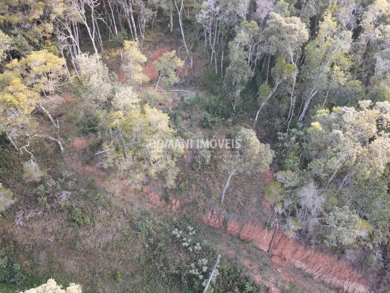 Terreno de 1.010 m² em Campos do Jordão, SP