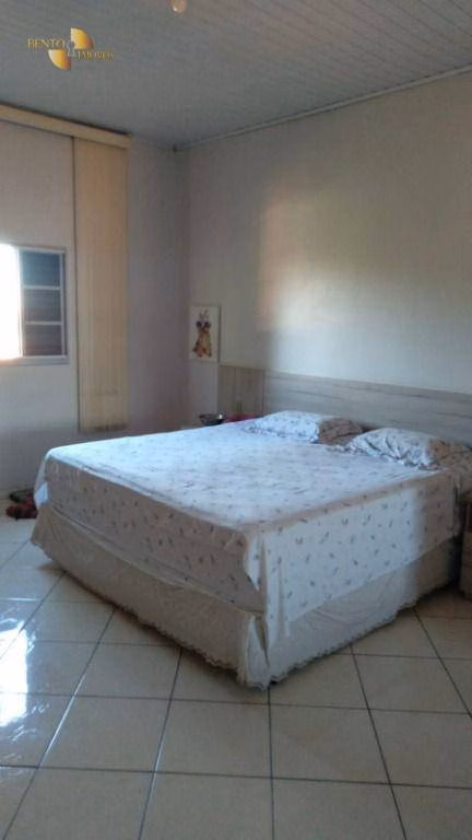 Casa de 450 m² em Várzea Grande, MT