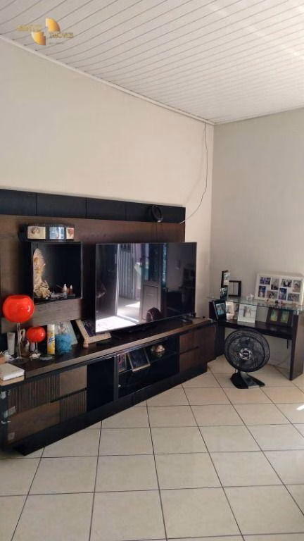 Casa de 450 m² em Várzea Grande, MT