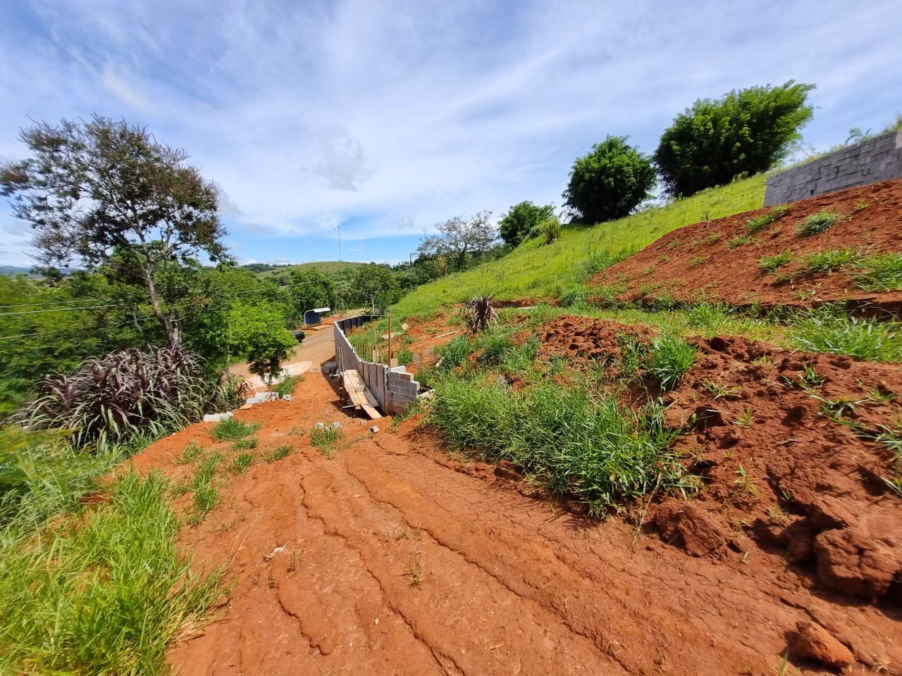 Terreno de 1.308 m² em Taubaté, SP