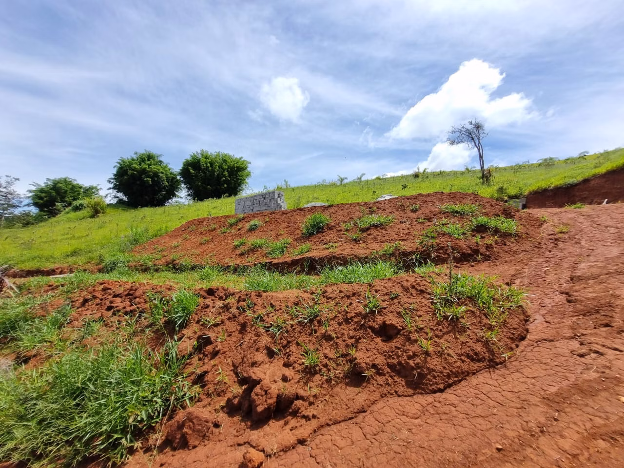 Terreno de 1.308 m² em Taubaté, SP
