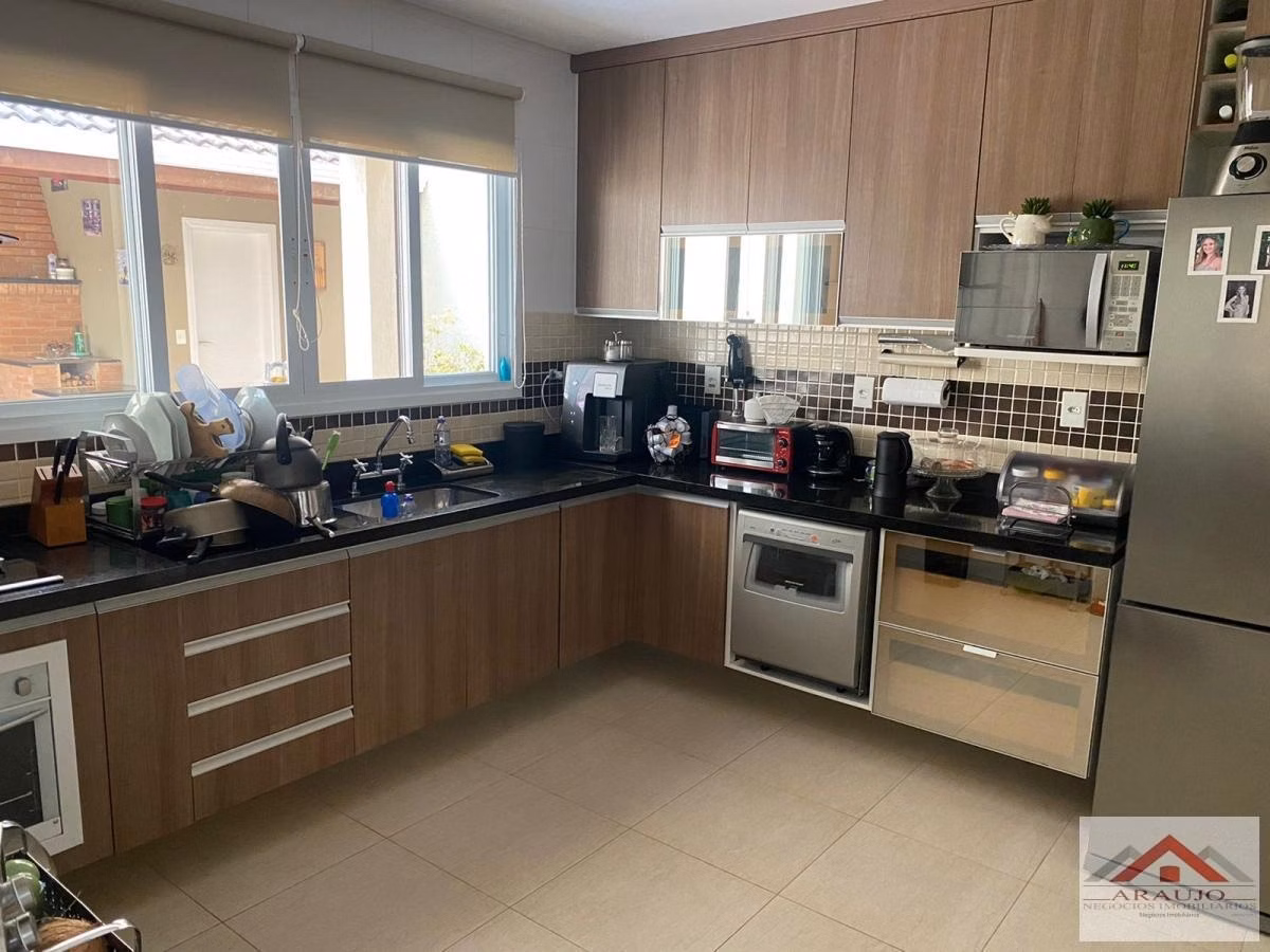 Casa de 300 m² em Paulínia, SP