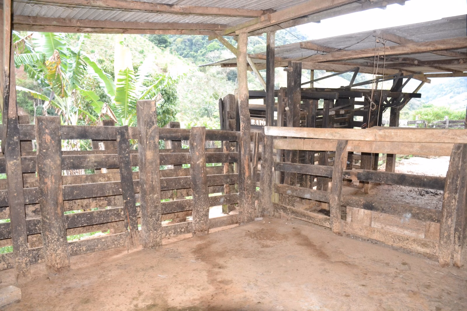 عزبة بمساحة ٤٠٦٬٠٠٠ m² في Santa Leopoldina، ES