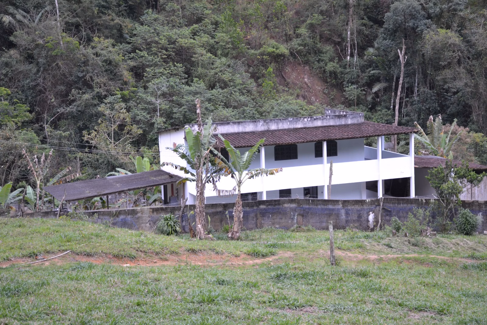 عزبة بمساحة ٤٠٦٬٠٠٠ m² في Santa Leopoldina، ES