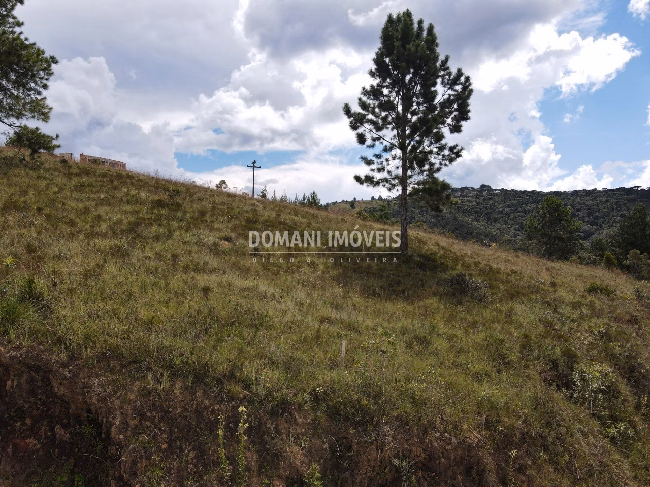 Terreno de 1.680 m² em Campos do Jordão, SP