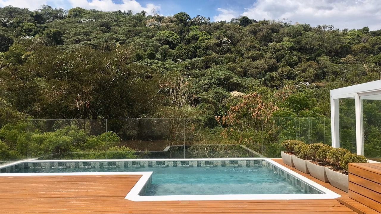 Casa de 450 m² em Santana de Parnaíba, SP