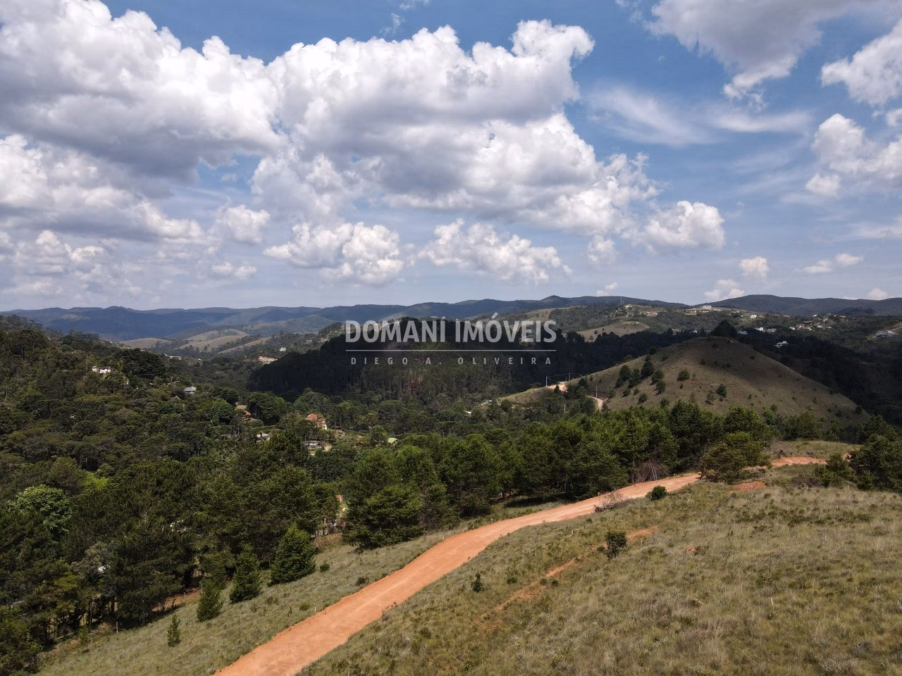 Terreno de 1.040 m² em Campos do Jordão, SP