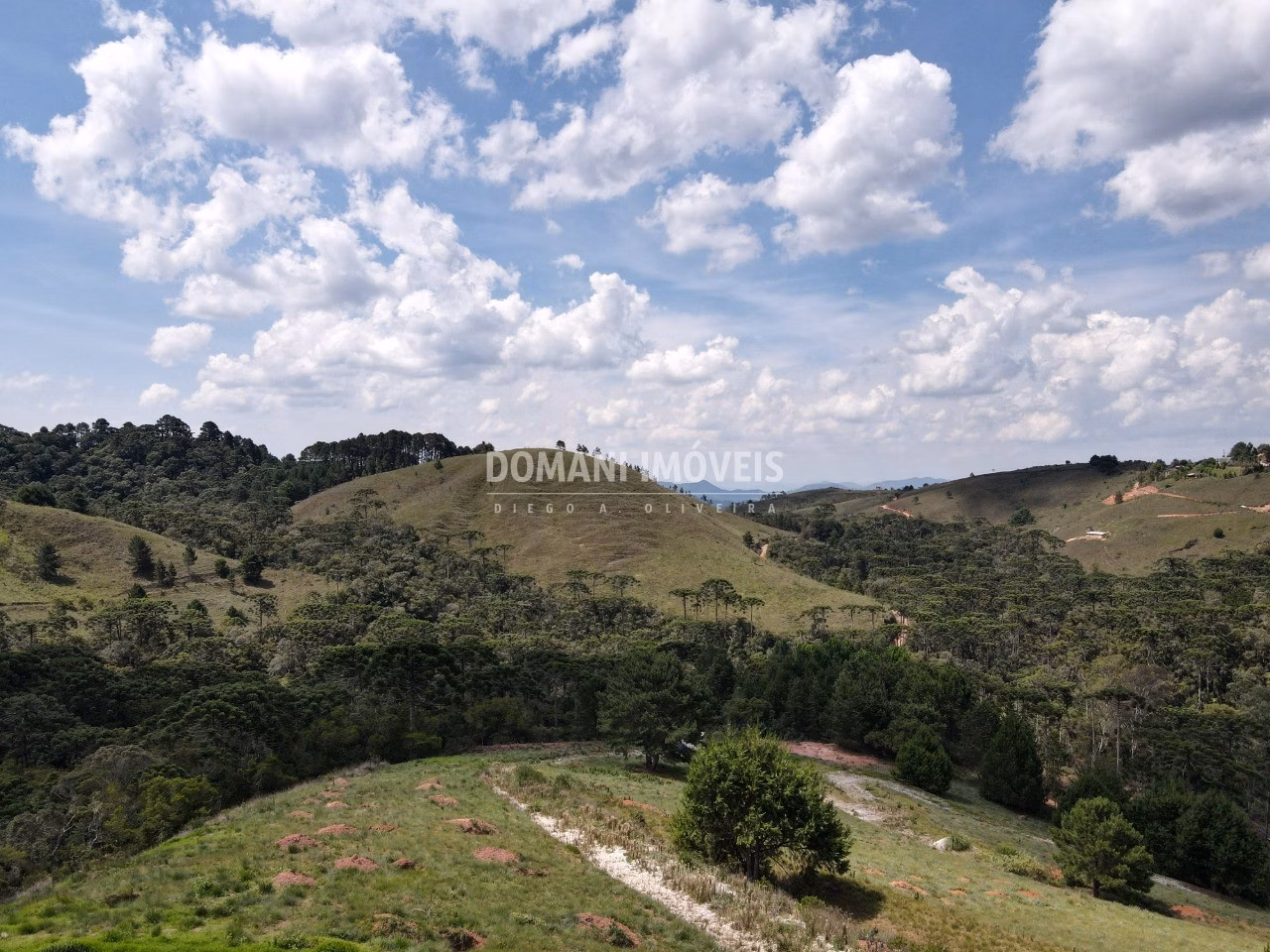 Terreno de 1.040 m² em Campos do Jordão, SP