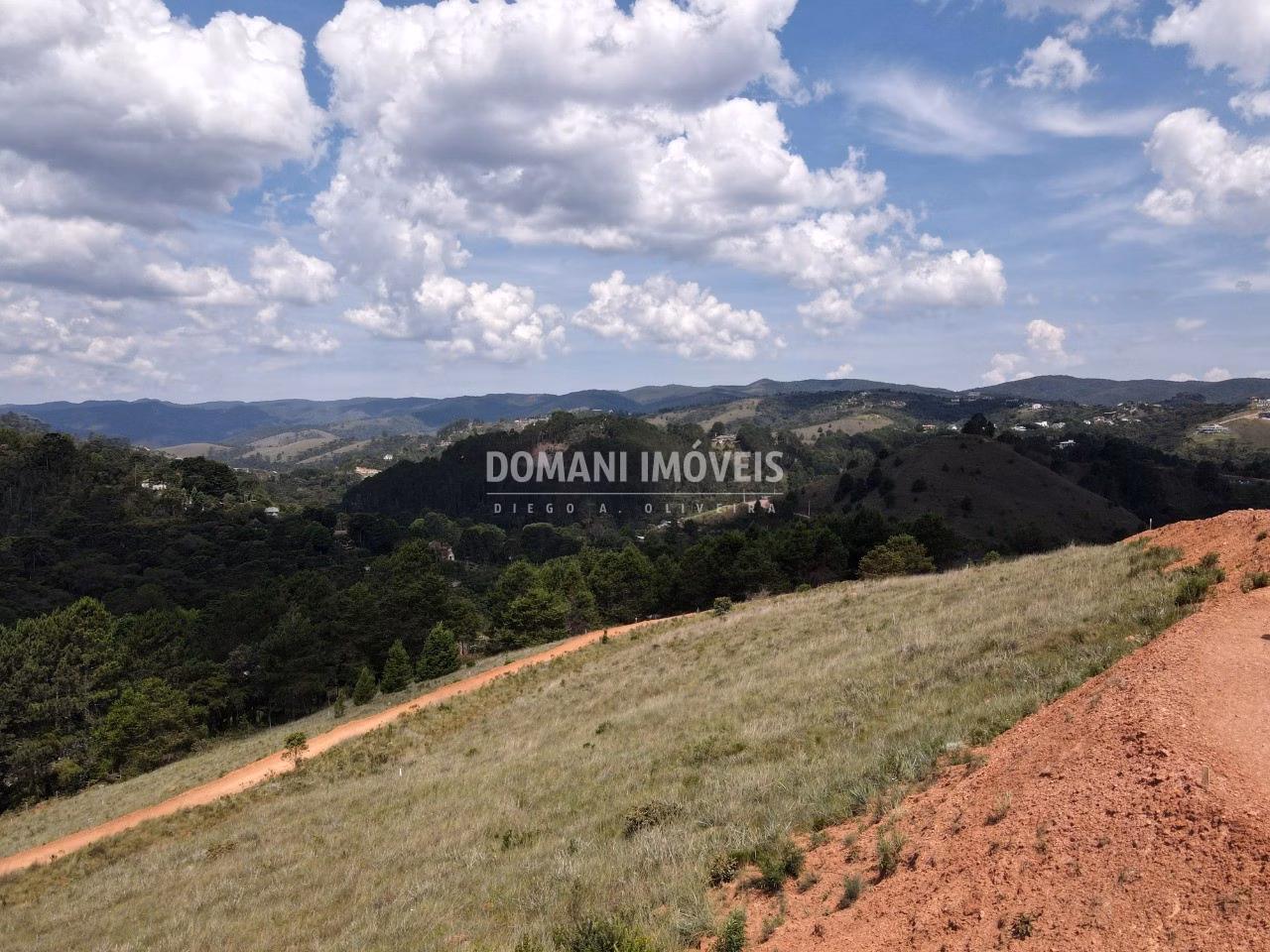 Terreno de 1.040 m² em Campos do Jordão, SP