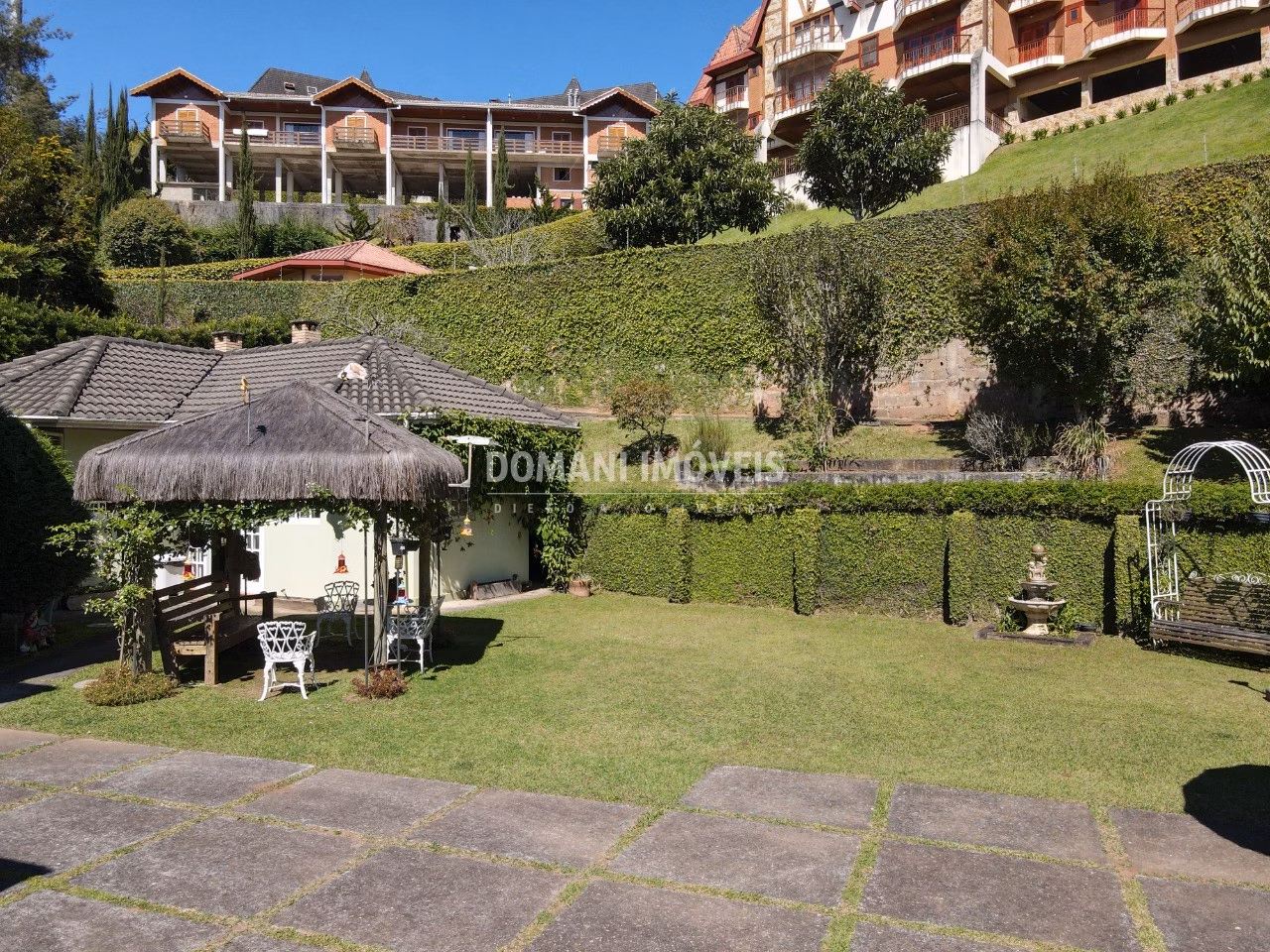 Casa de 820 m² em Campos do Jordão, SP