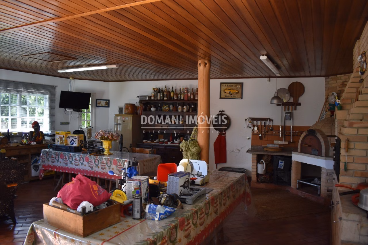 Casa de 820 m² em Campos do Jordão, SP