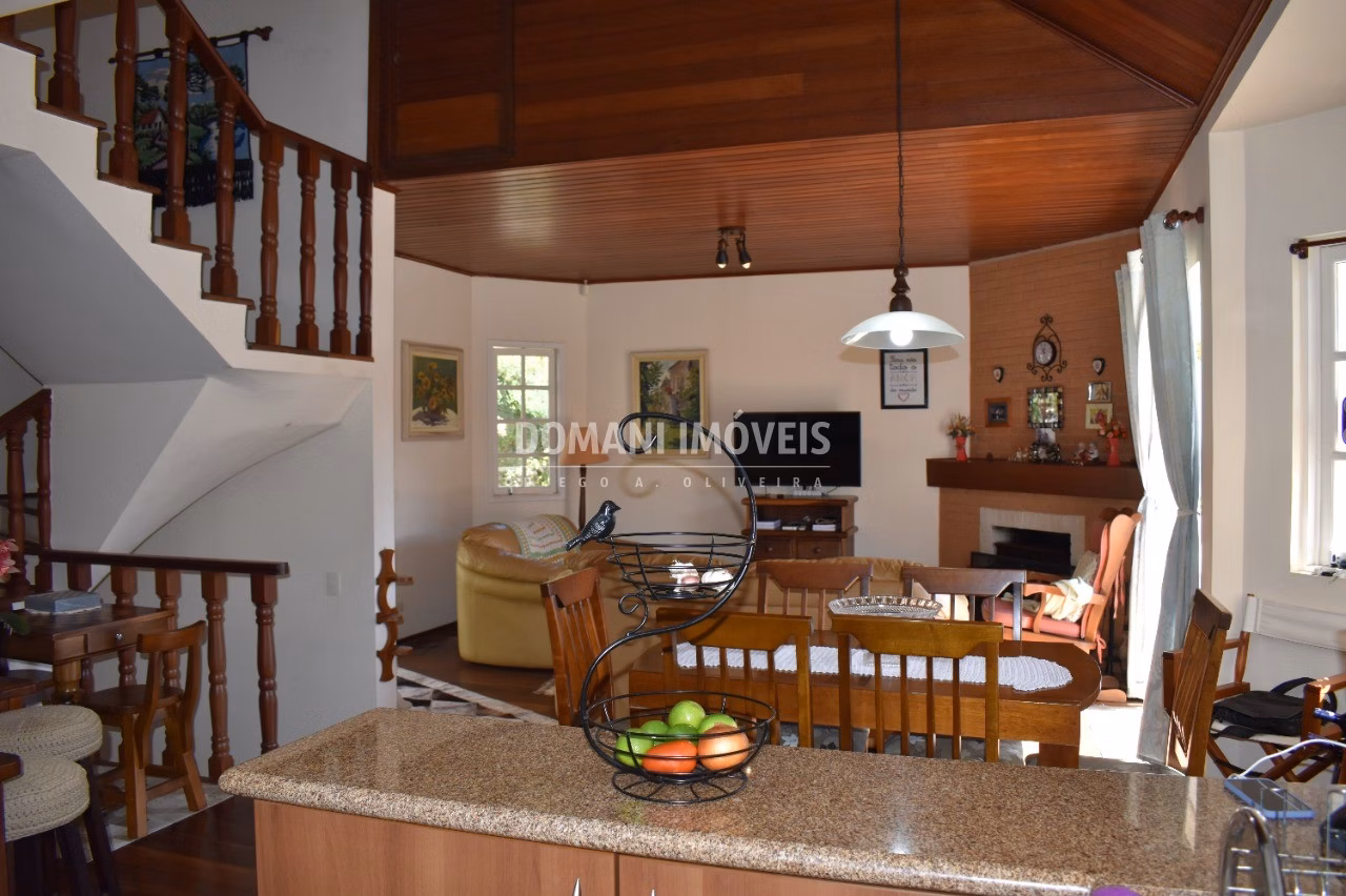 Casa de 820 m² em Campos do Jordão, SP