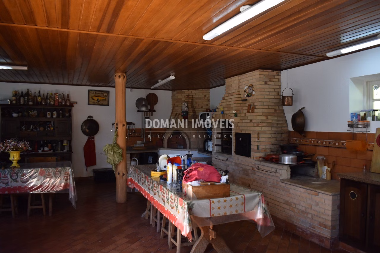 Casa de 820 m² em Campos do Jordão, SP