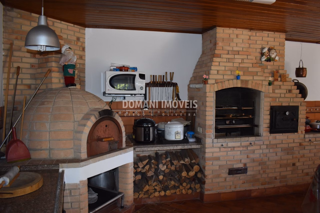 Casa de 820 m² em Campos do Jordão, SP