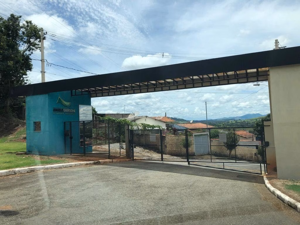Terreno de 1.569 m² em Pouso Alegre, MG