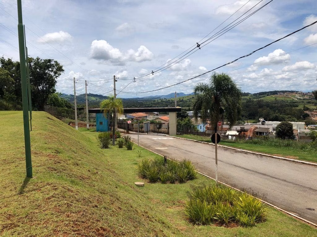 Terreno de 1.569 m² em Pouso Alegre, MG