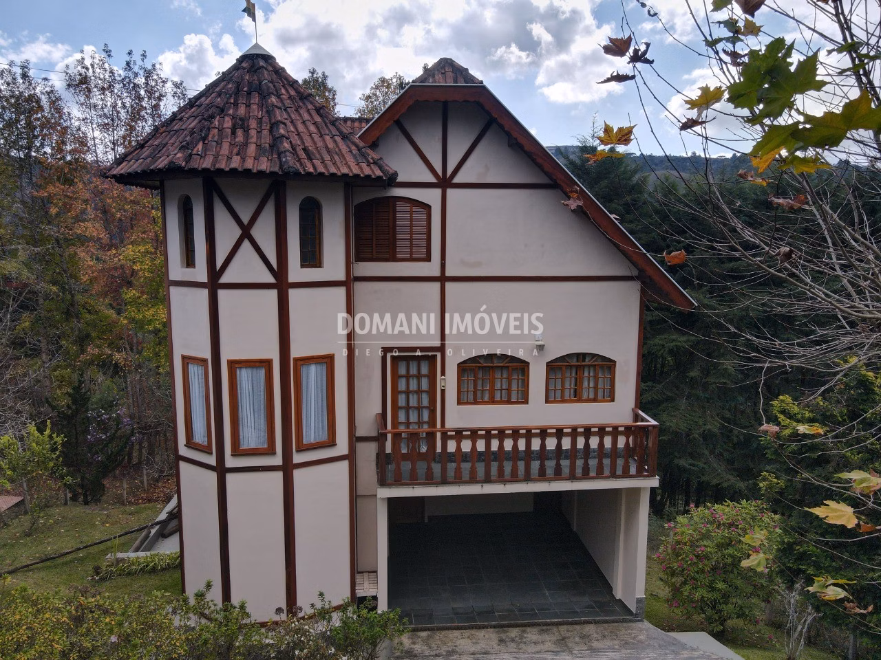 Casa de 900 m² em Campos do Jordão, SP