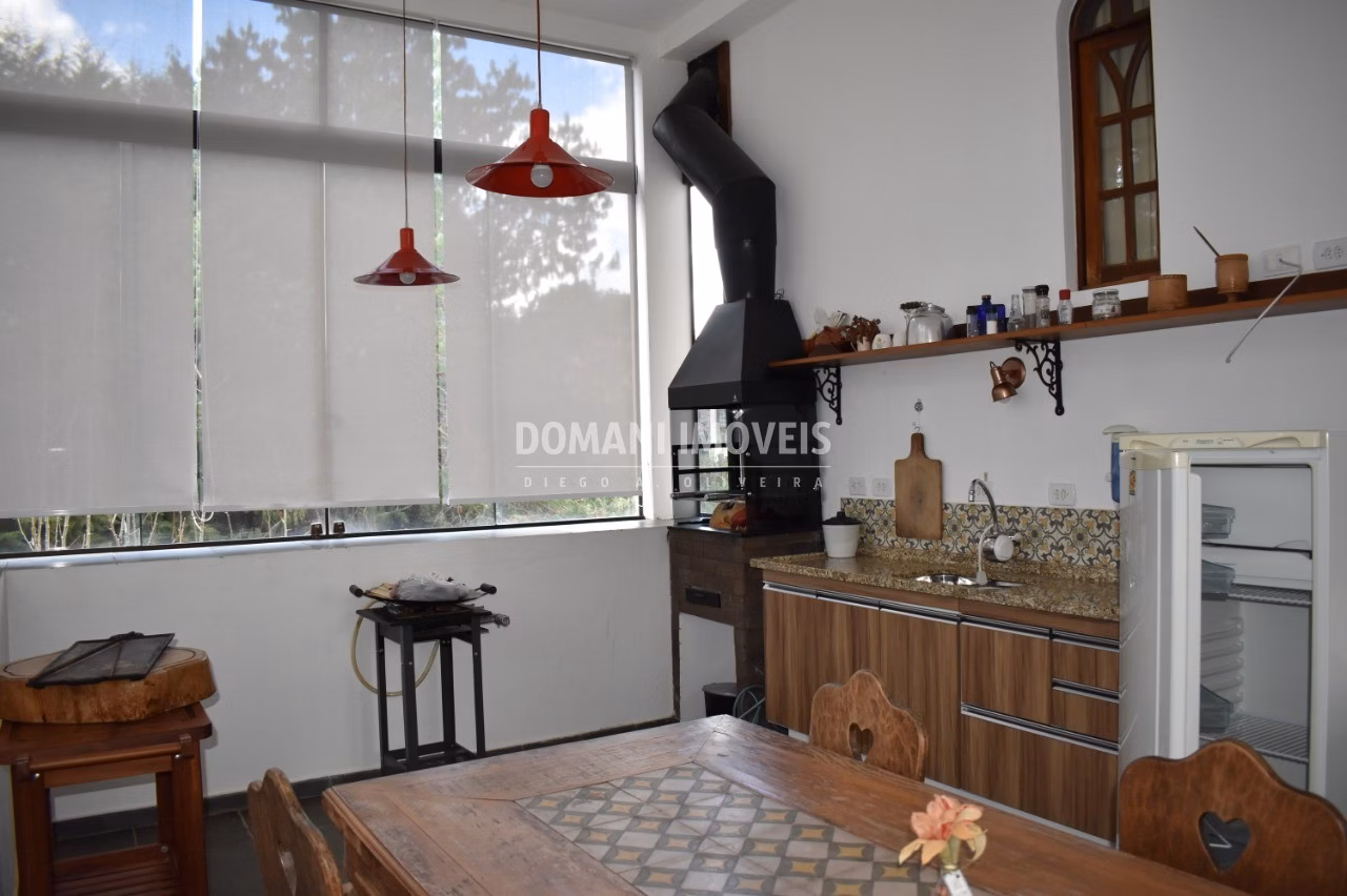 Casa de 900 m² em Campos do Jordão, SP