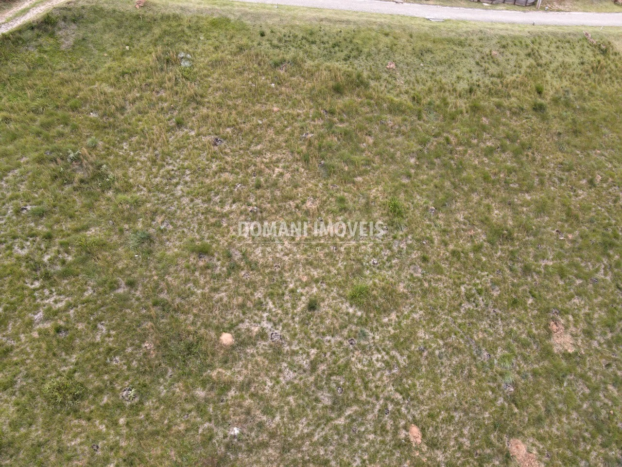 Terreno de 1.060 m² em Campos do Jordão, SP
