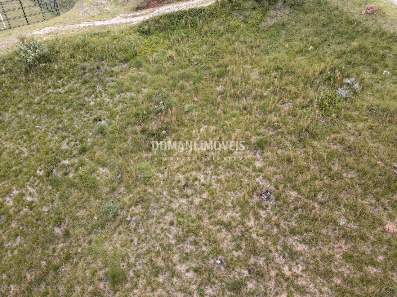 Terreno de 1.060 m² em Campos do Jordão, SP