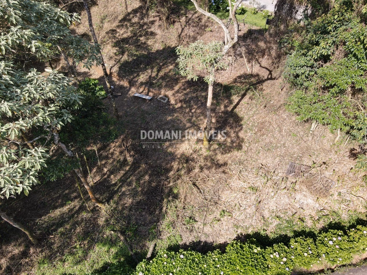 Terreno de 1.055 m² em Campos do Jordão, SP