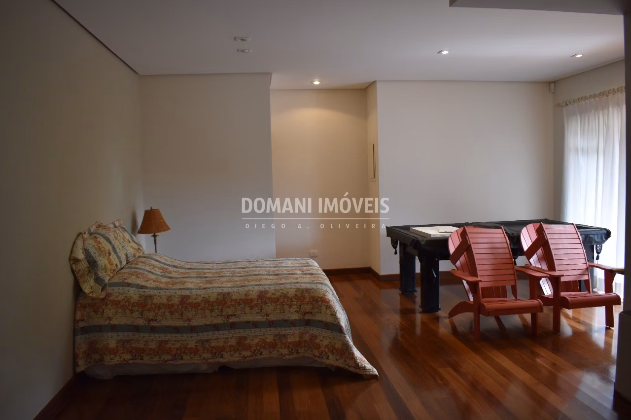 Casa de 2.100 m² em Campos do Jordão, SP