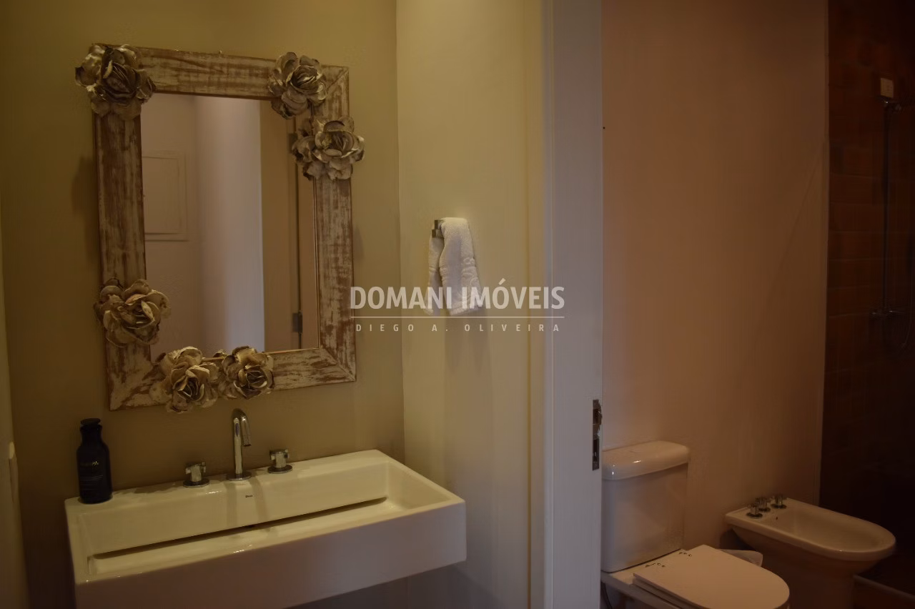 Casa de 2.100 m² em Campos do Jordão, SP