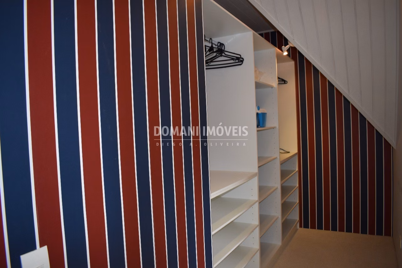 Casa de 2.100 m² em Campos do Jordão, SP