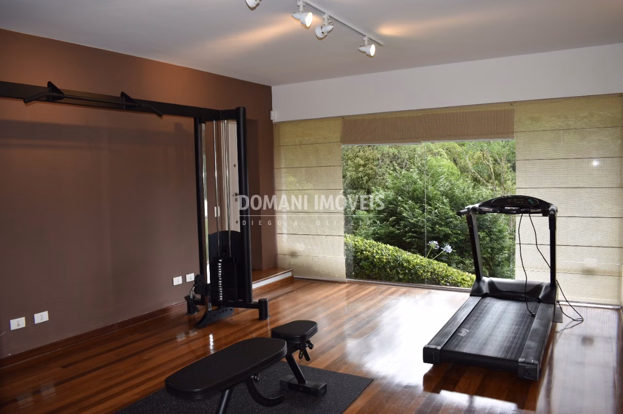 Casa de 2.100 m² em Campos do Jordão, SP