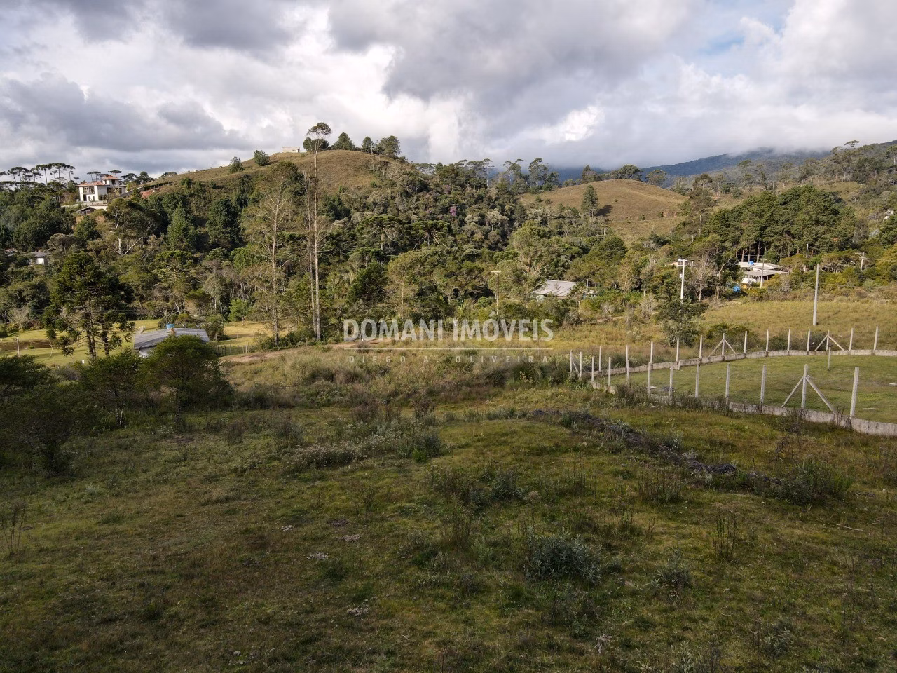 Terreno de 1.270 m² em Campos do Jordão, SP