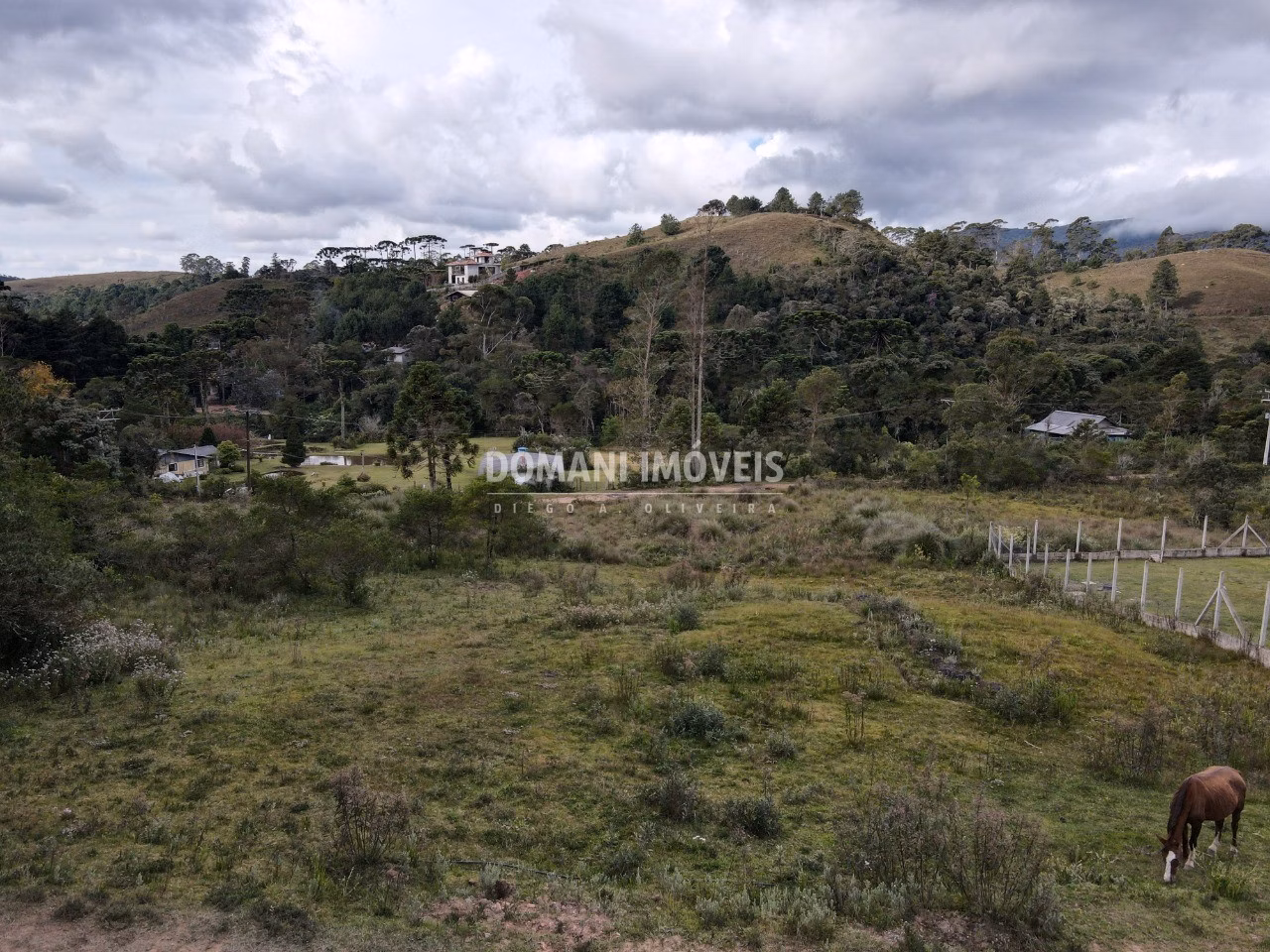 Terreno de 1.270 m² em Campos do Jordão, SP