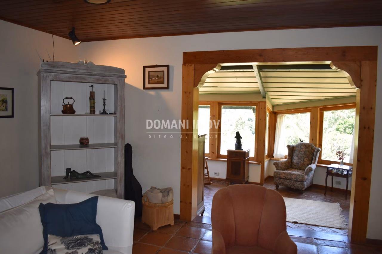Terreno de 1.095 m² em Campos do Jordão, SP