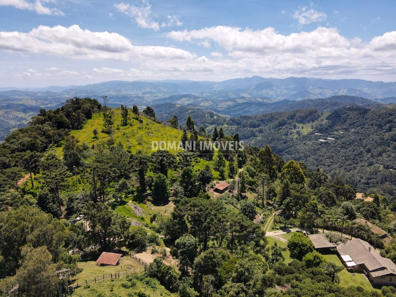 Terreno de 1.095 m² em Campos do Jordão, SP
