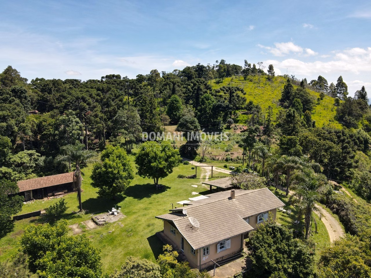 Terreno de 1.095 m² em Campos do Jordão, SP
