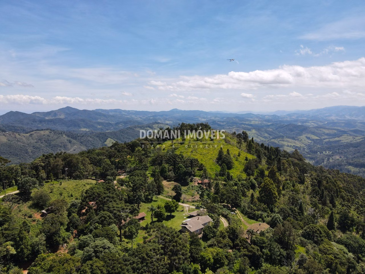 Terreno de 1.095 m² em Campos do Jordão, SP