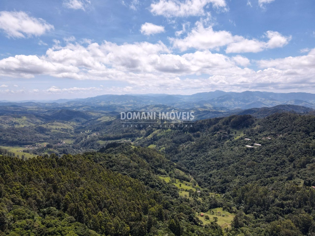 Terreno de 1.095 m² em Campos do Jordão, SP
