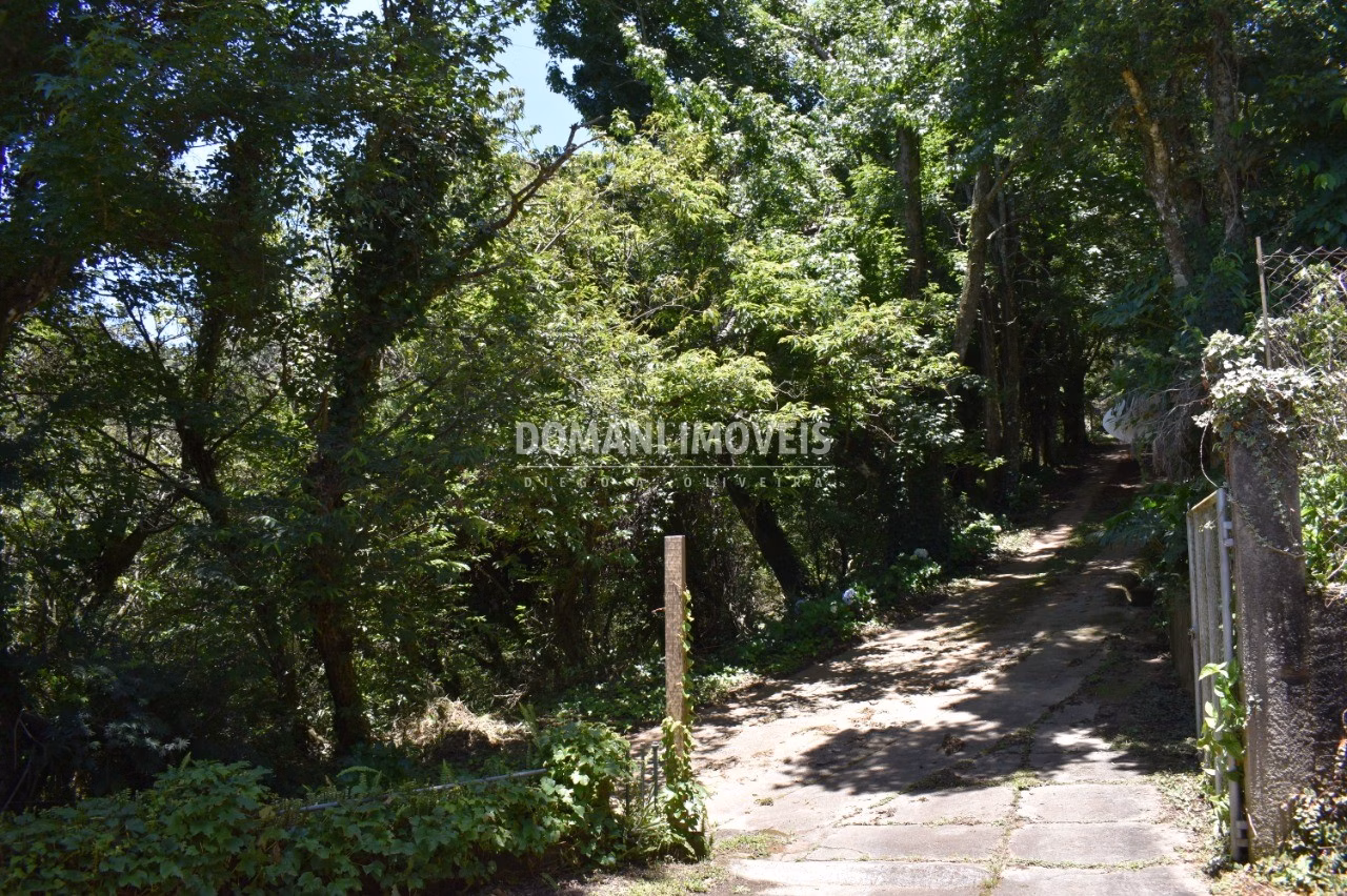 Terreno de 1.095 m² em Campos do Jordão, SP