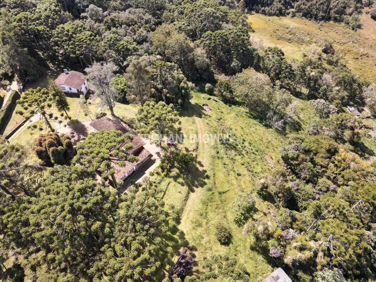 Terreno de 1.560 m² em Campos do Jordão, SP
