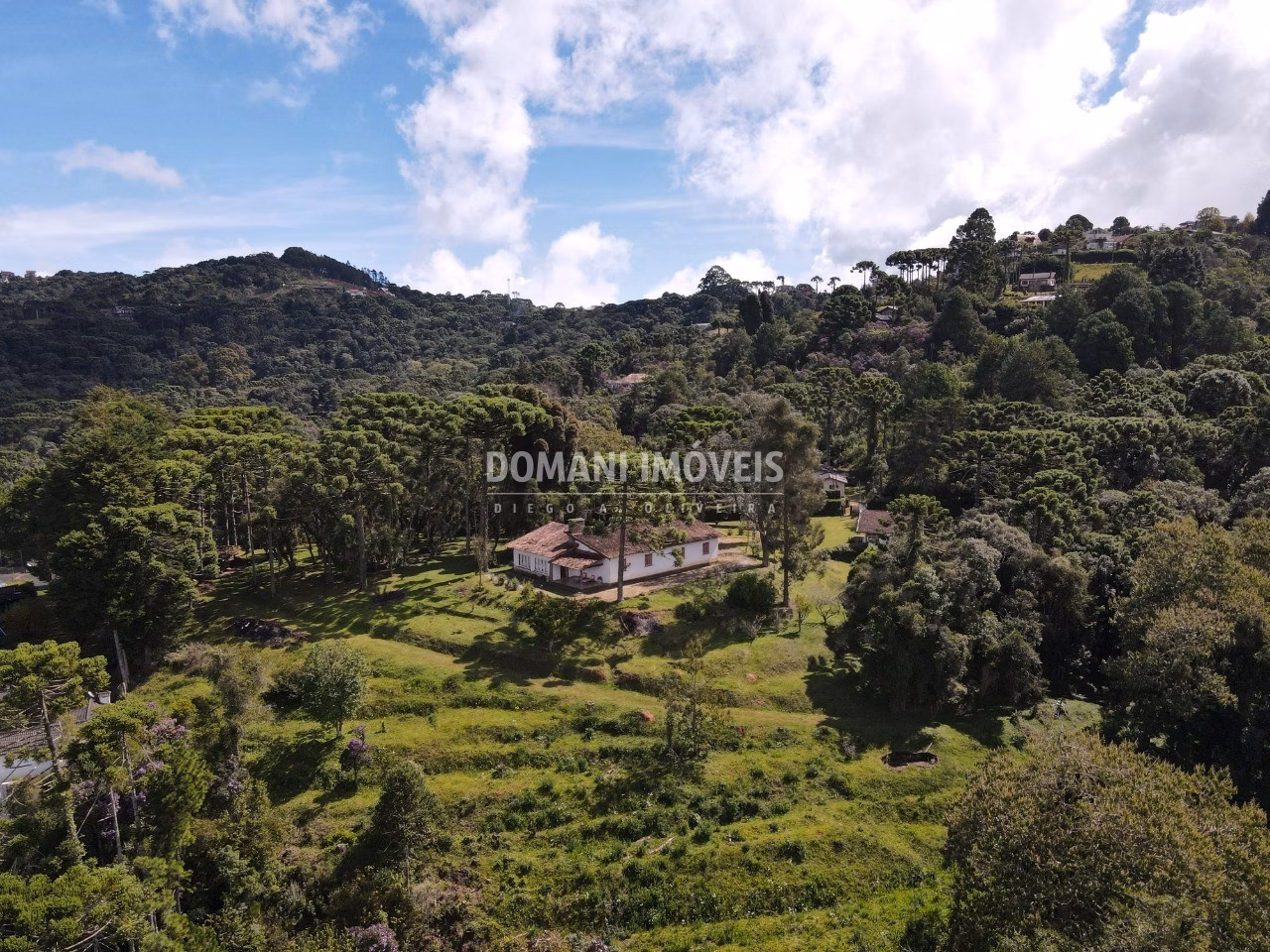 Terreno de 1.560 m² em Campos do Jordão, SP
