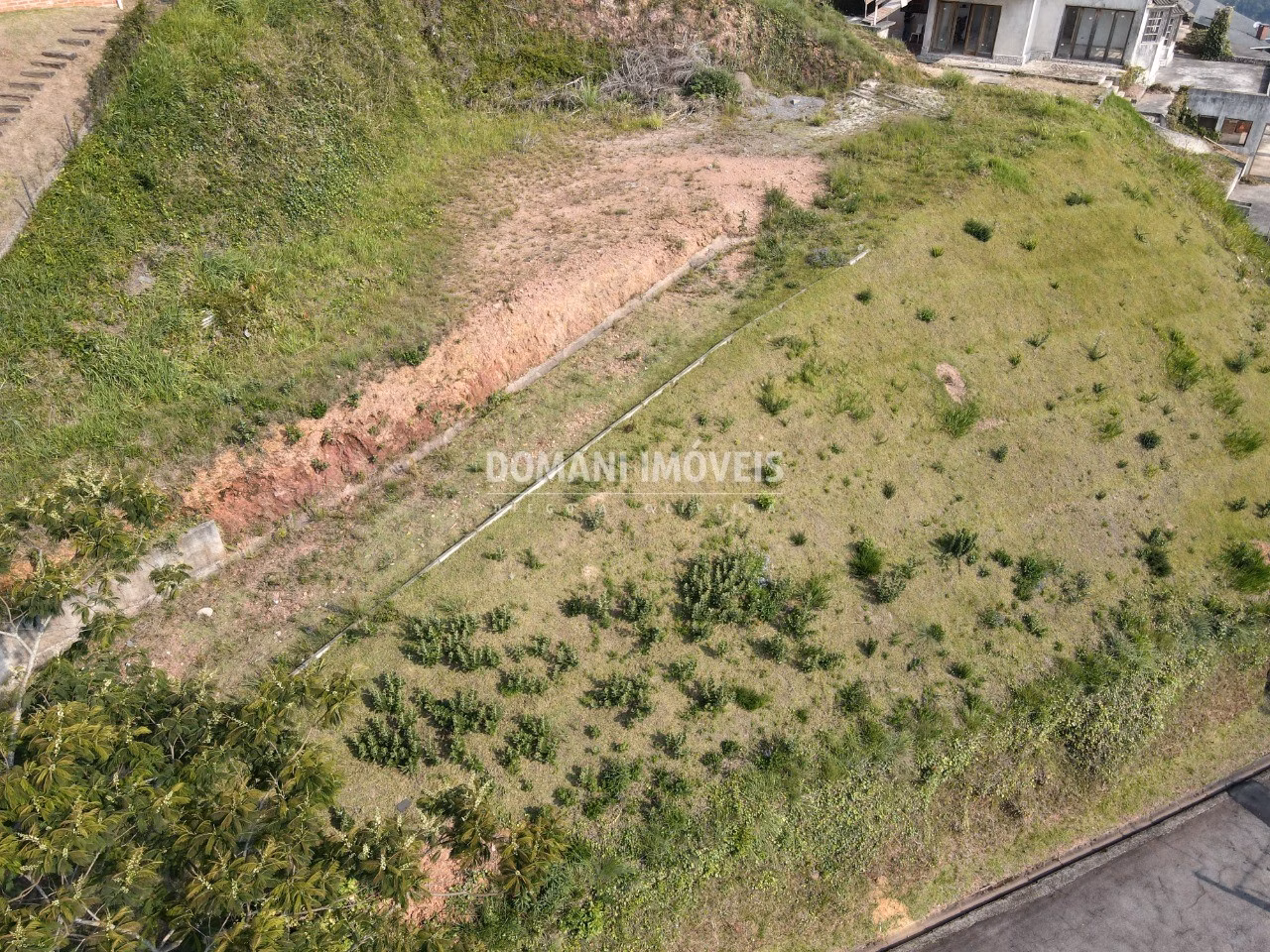 Terreno de 1.010 m² em Campos do Jordão, SP